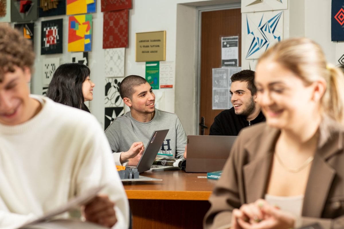 9fbe412c-dfbc-4d93-a46b-bcb891b35250